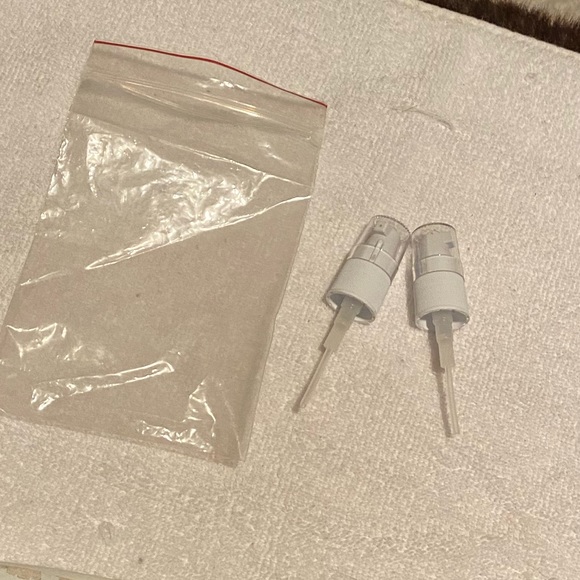 New Artistry Brand Make Up brushes - Picture 13 of 15